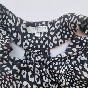Black and white top size S by Cotton On
